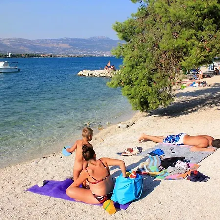 Family Friendly With A Swimming Pool Arbanija, Ciovo - 11789 * Τρογκίρ