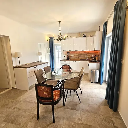 Διαμέρισμα Family Friendly With A Swimming Pool Arbanija, Ciovo - 11789 Τρογκίρ