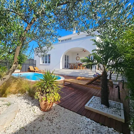 Family Friendly With A Swimming Pool Arbanija, Ciovo - 11789 아파트